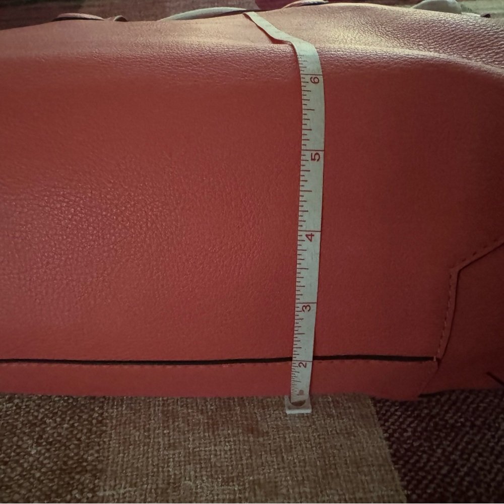 Michael Kors tote - Picture 6 of 6